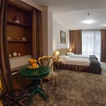 Meg-Lozenetz Hotel