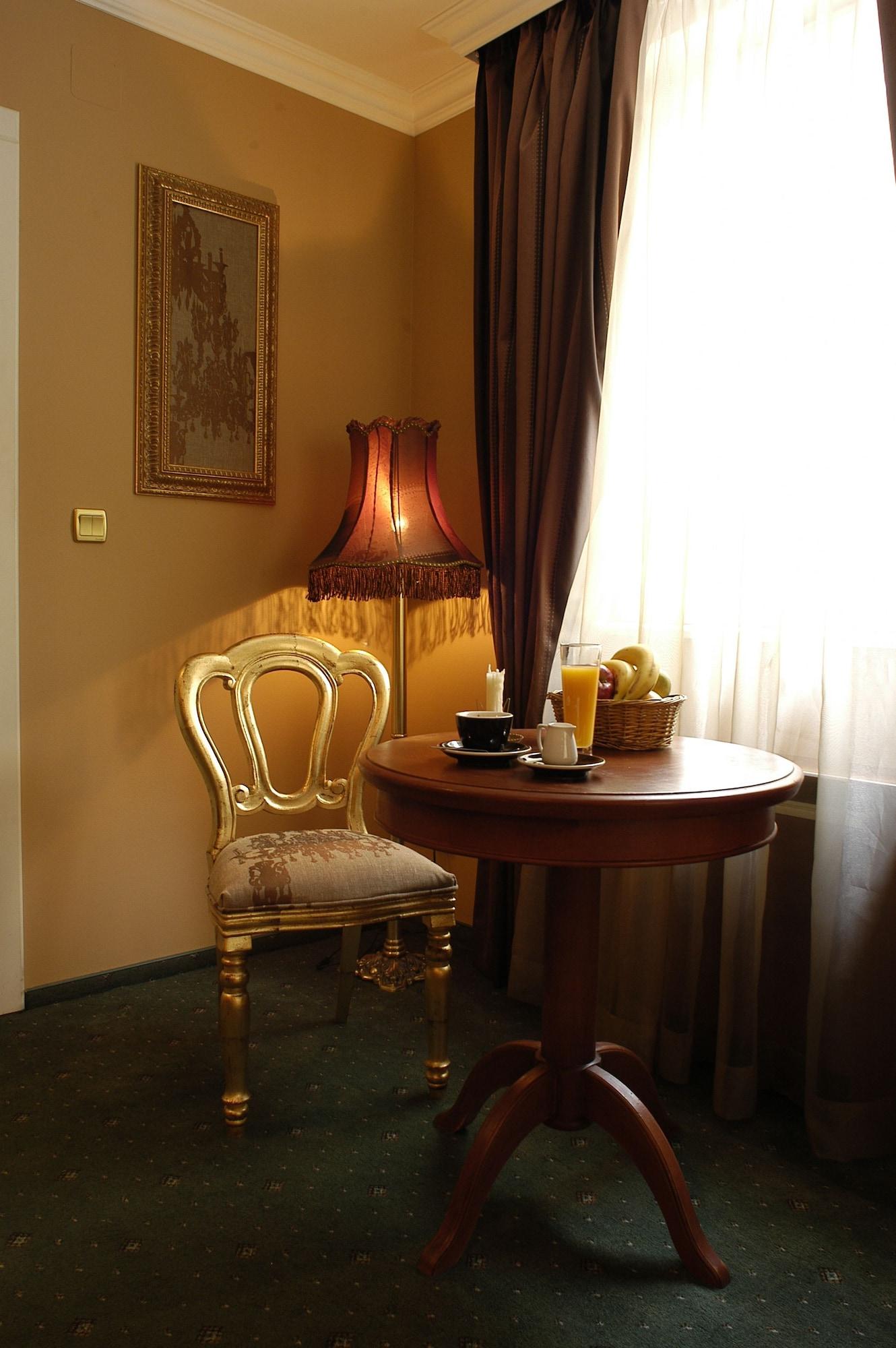 Meg-lozenetz Hotel