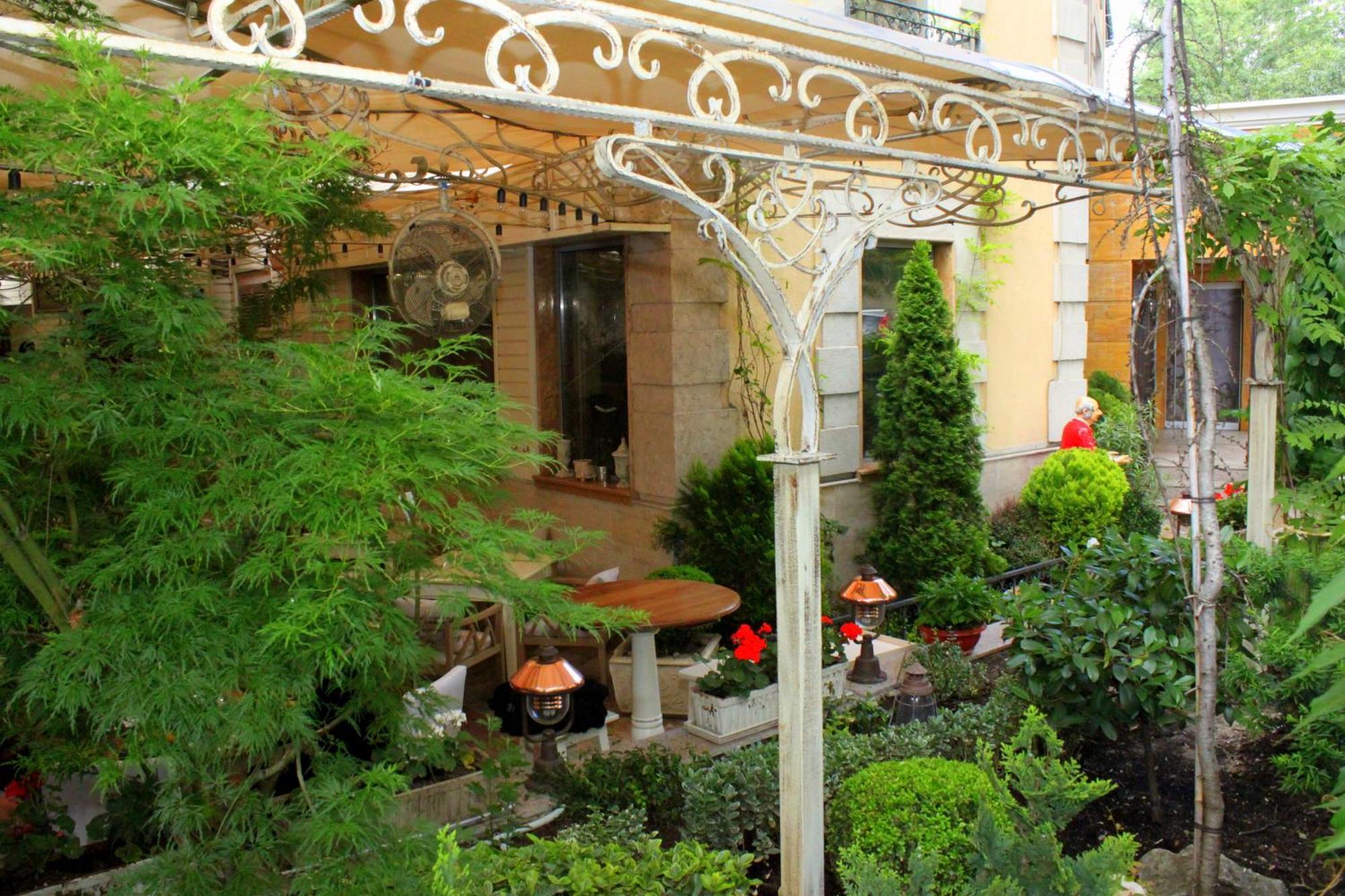 Hotel Meg-lozenetz 3*