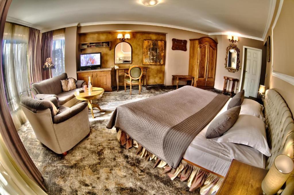 Meg-lozenetz Hotel 3*
