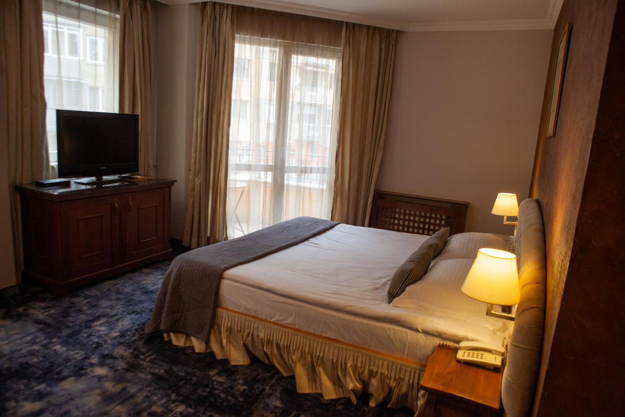Hotel Meg-lozenetz 3*
