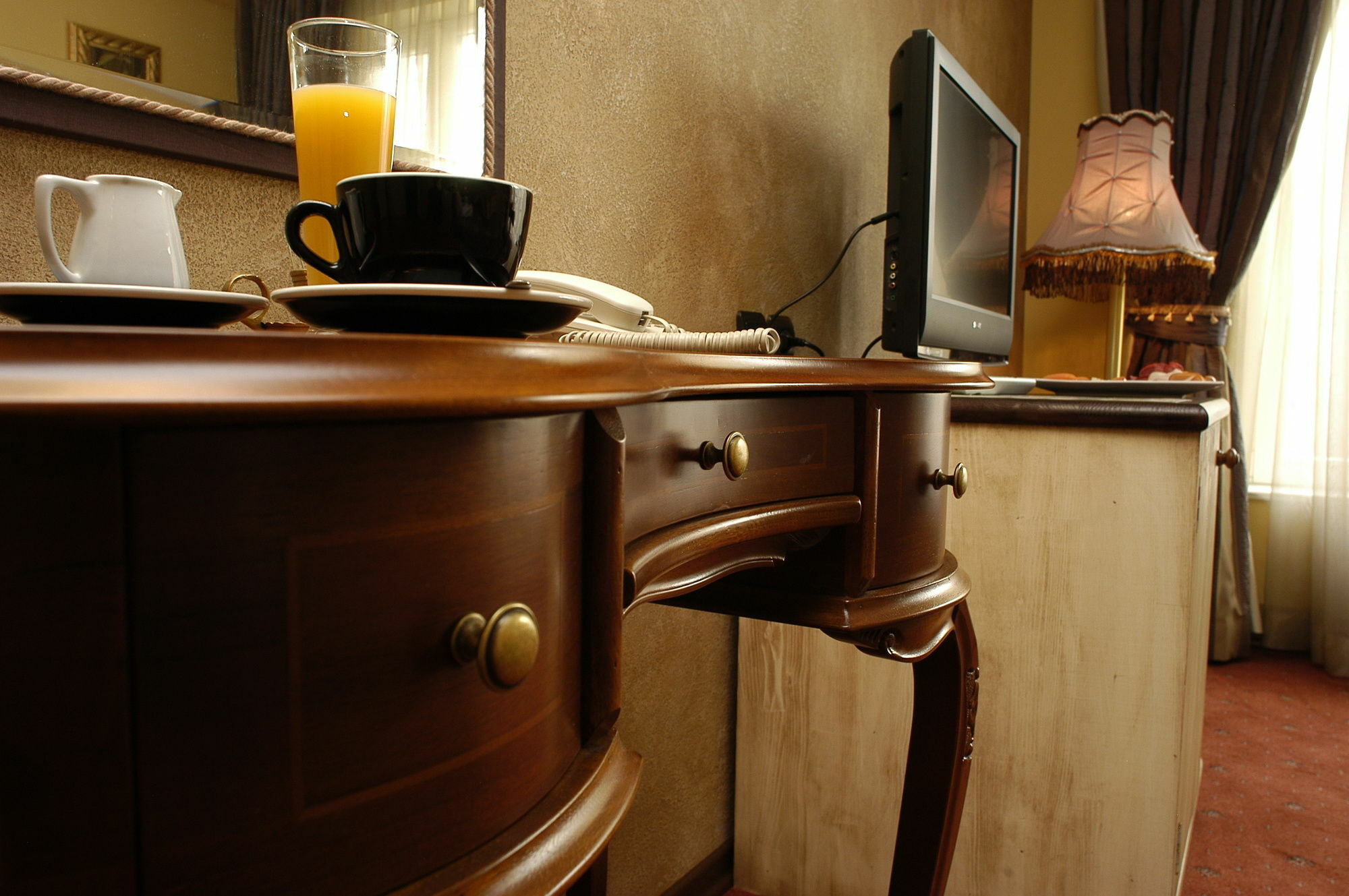 Meg-lozenetz Hotel 3*